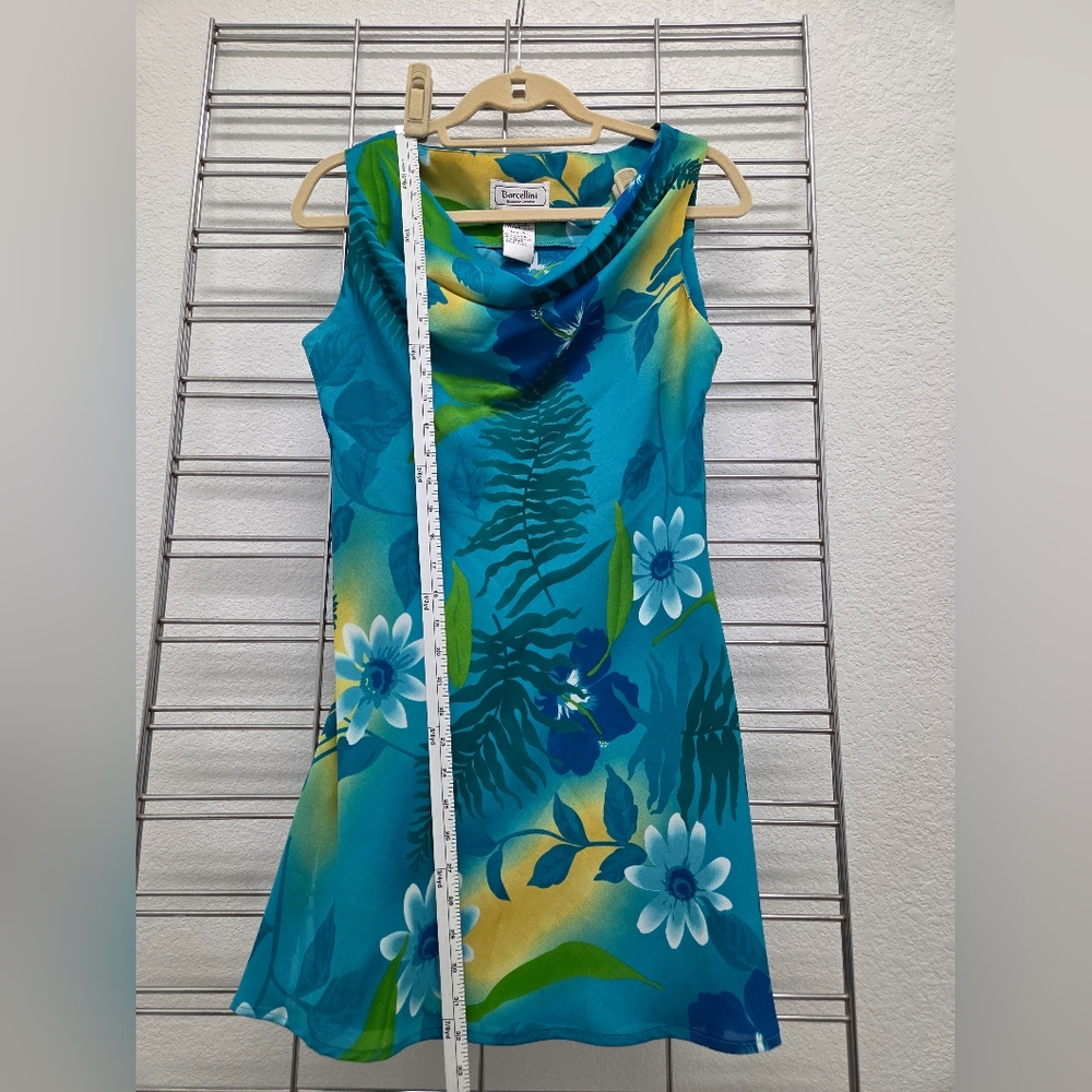 Tropical Top And Skirt - Picture 9 of 10